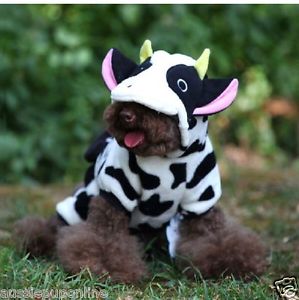hond in koe onesie